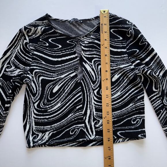 Zara Abstract Print Crop Top  Size L Black White Long Sleeve Keyhole Cutout Y2k - Picture 10 of 13
